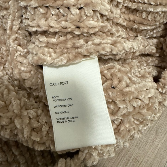 OAK + FORT CROPPED CHENILLE KNIT CARDIGAN IN MOCHA MERINGUE - Picture 6 of 6